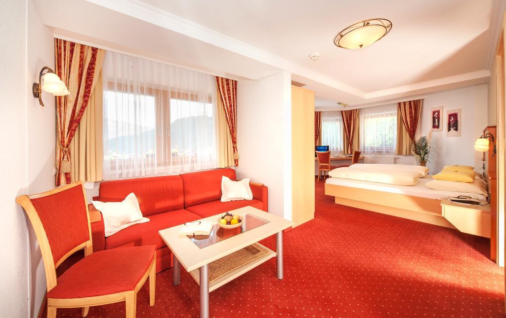 Hotel Gletscherblick Hippach Buitenkant foto